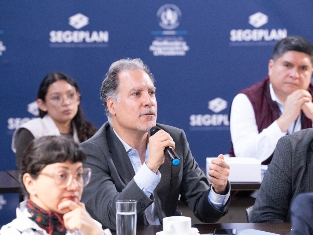 Jean-Roch Lebeau participando en un espacio de diálogo sobre planificación territorial